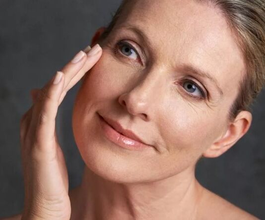 Réduction de l'élasticité et de la pigmentation de la peau